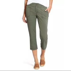 ATHLETA Jasper Green Trekkie Capri Ripstop Pants